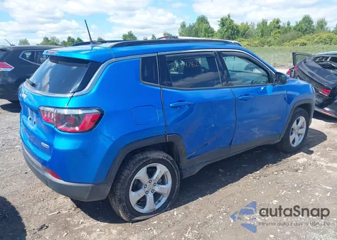 2021 Jeep Compass Latitude 4X4 z USA, uszkodzony, nr VIN 3C4NJDBBXMT504833